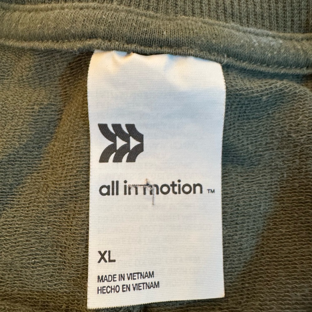 All in Motion Women's Green Crewneck Sweatshirt with pockets - Picture 4 of 8